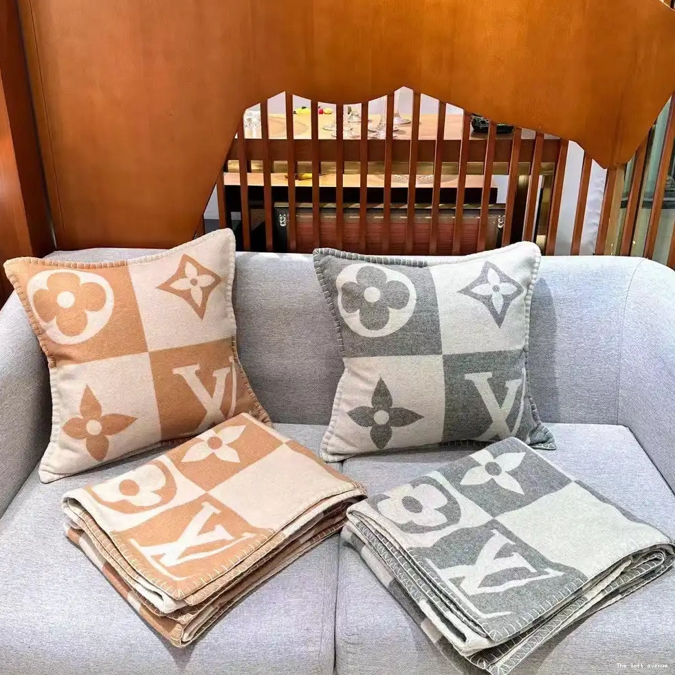 PILLOW CUSTOM THROW WOOL CHECKMATE LV 0523